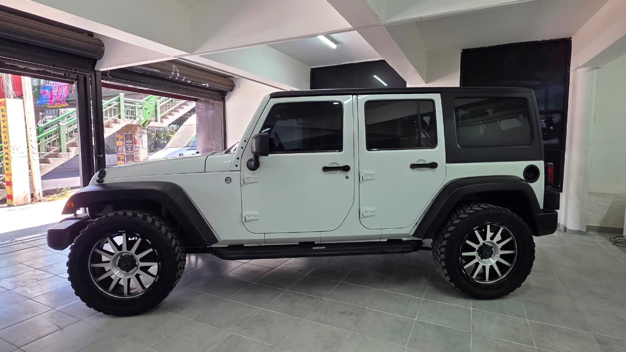 JEEP WRANGLER UNLIMITED SPORT 2013 - Imagen 4