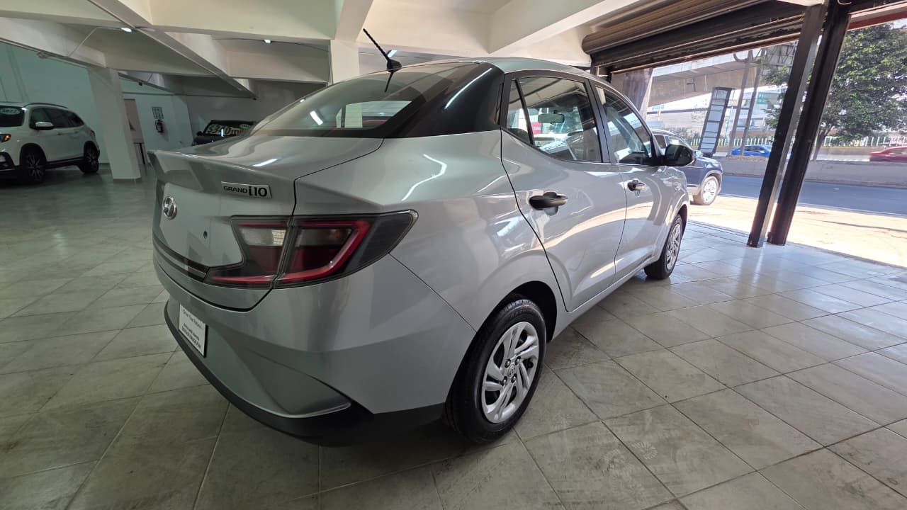 HYUNDAI GRAND i10 SEDAN GL MT 2023 - Imagen 7