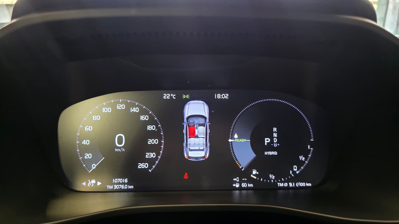 VOLVO XC40 R DESING HYBRID FWD 2022 - Imagen 14