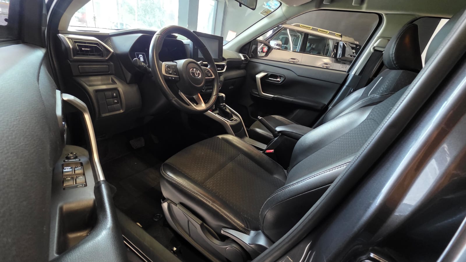 TOYOTA RAIZE XLE 2022 - Imagen 12